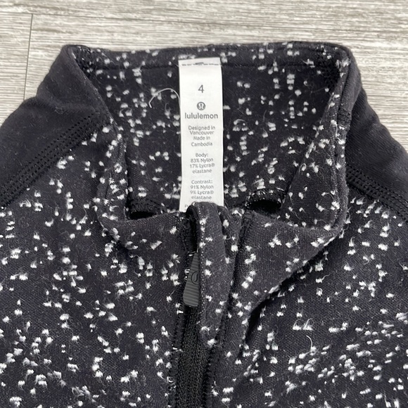 Lululemon black and white half zip pullover with pockets size 4 - Picture 2 of 7
